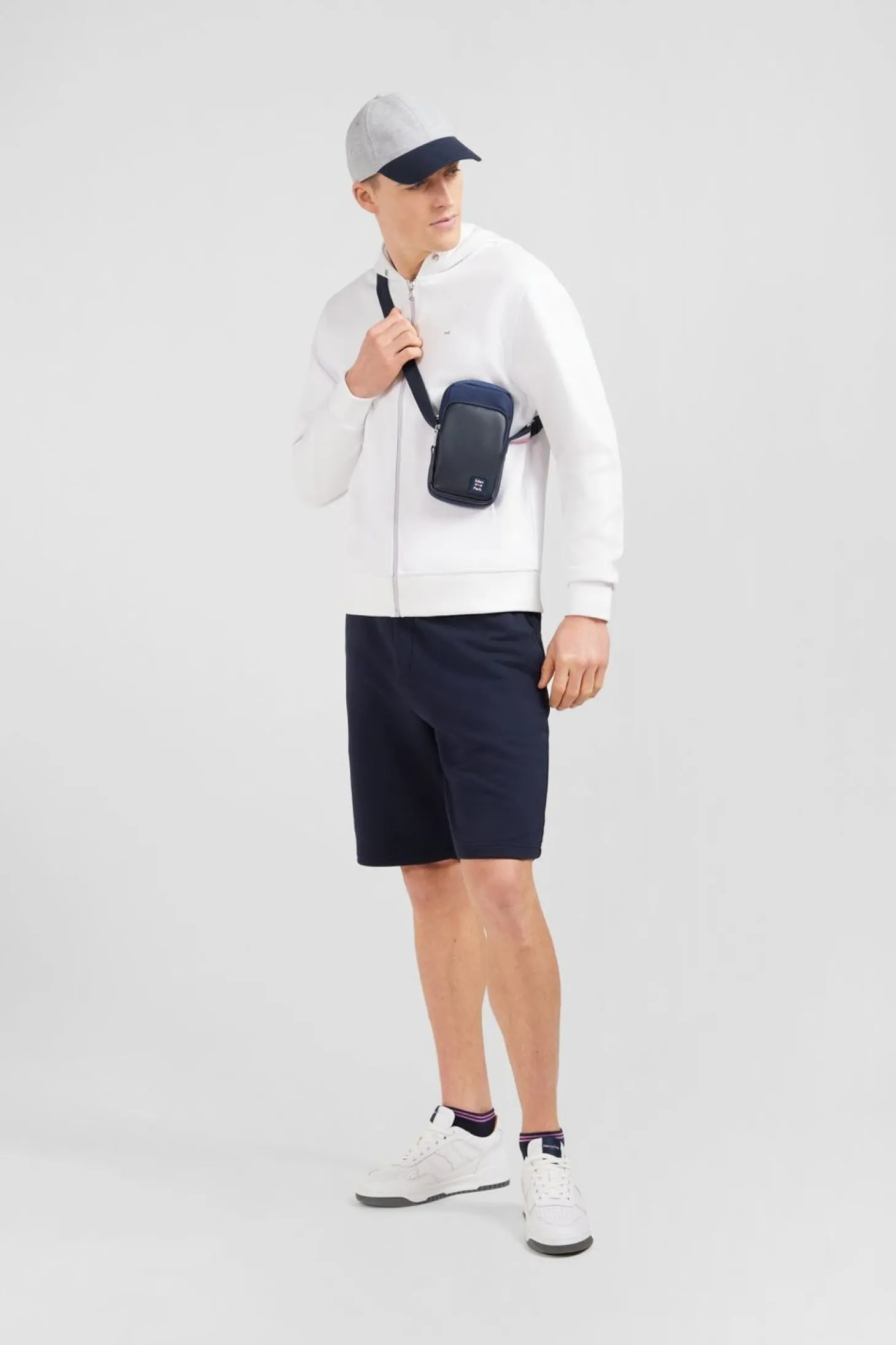 Besace Bleu Marine Avec Effet Cuir Graine