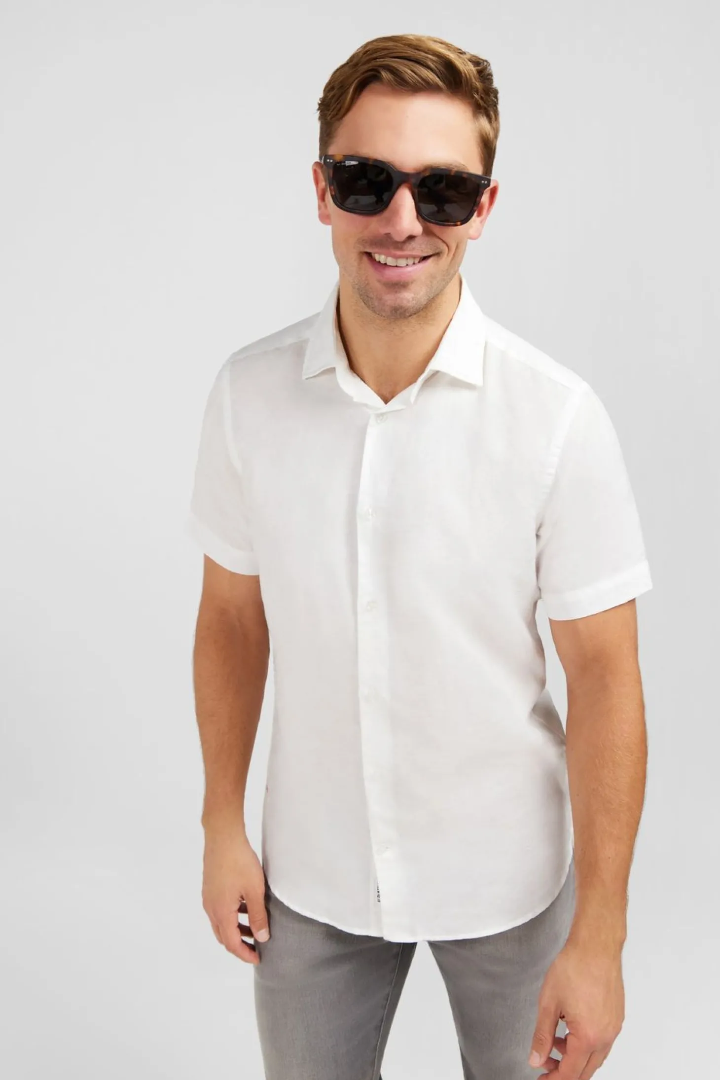 Chemisette Blanche A Details Exclusifs Fleuris