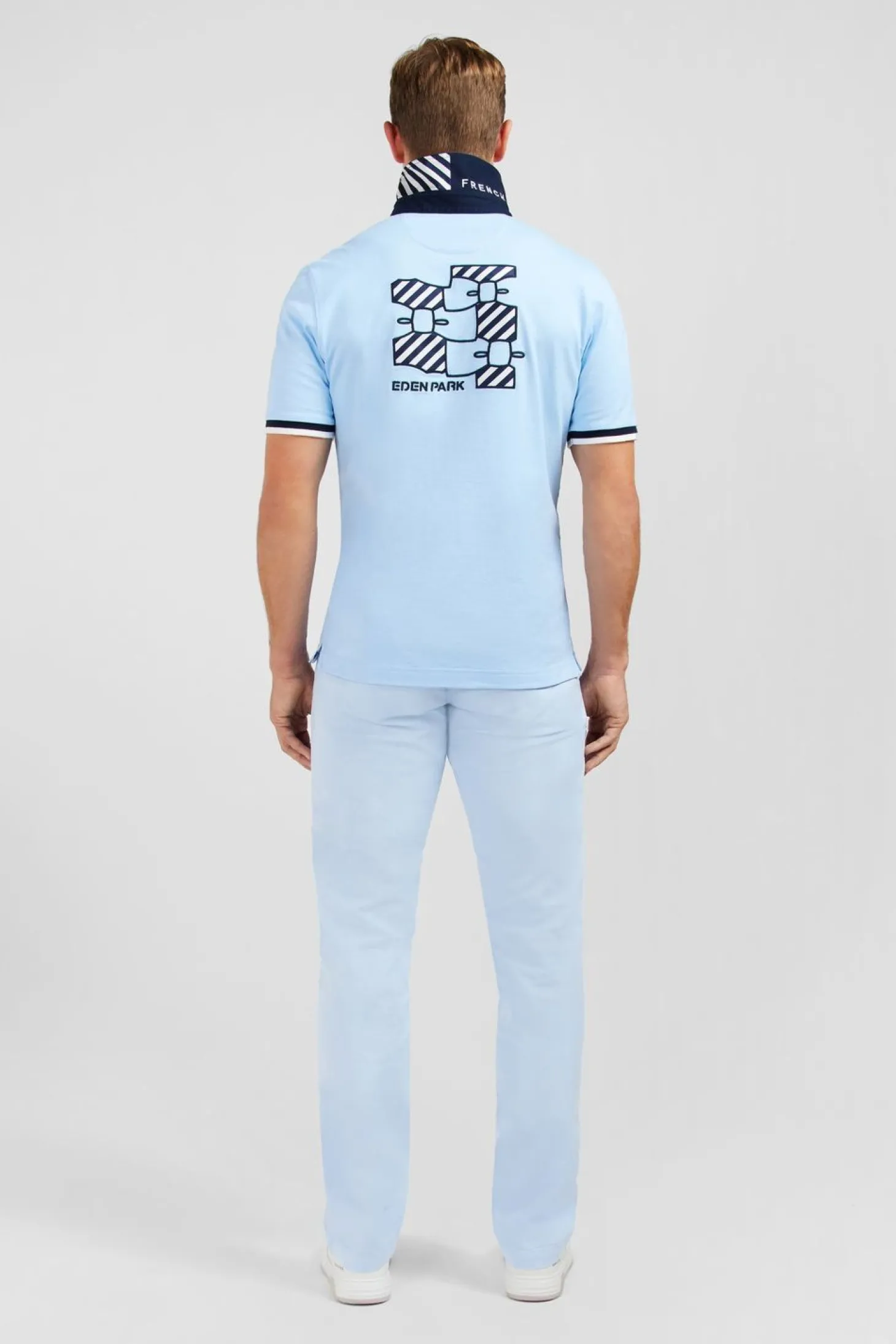 Maillot Bleu Clair A Broderies Noeuds Papillon Au Dos