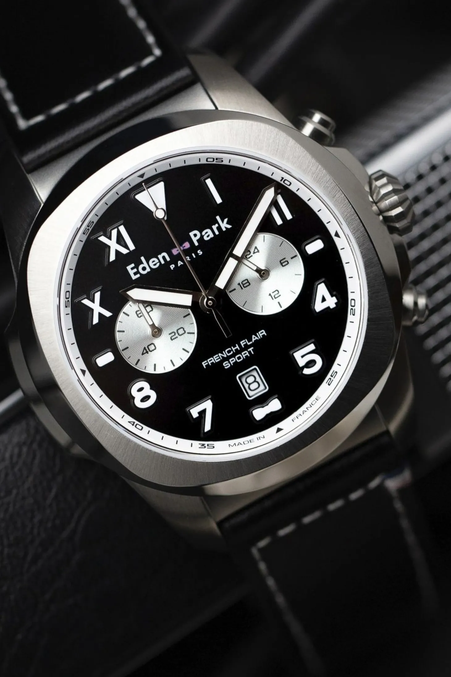 Montre A Quartz Chronographe En Cuir Noir