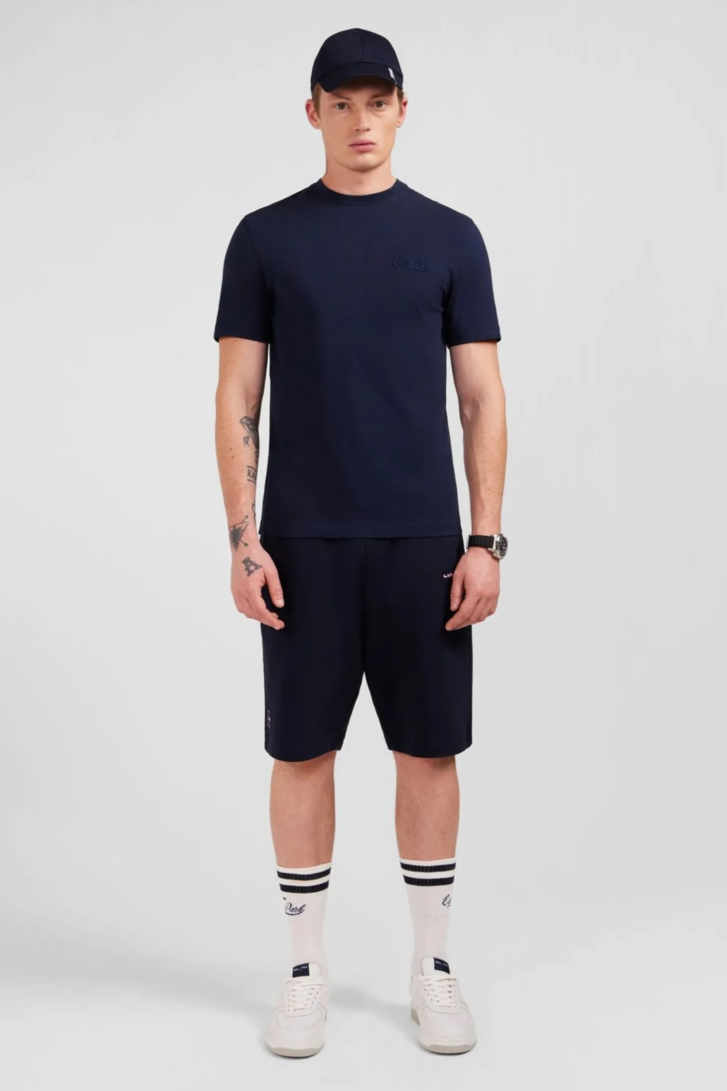 T-Shirt Bleu Fonce A Broderies