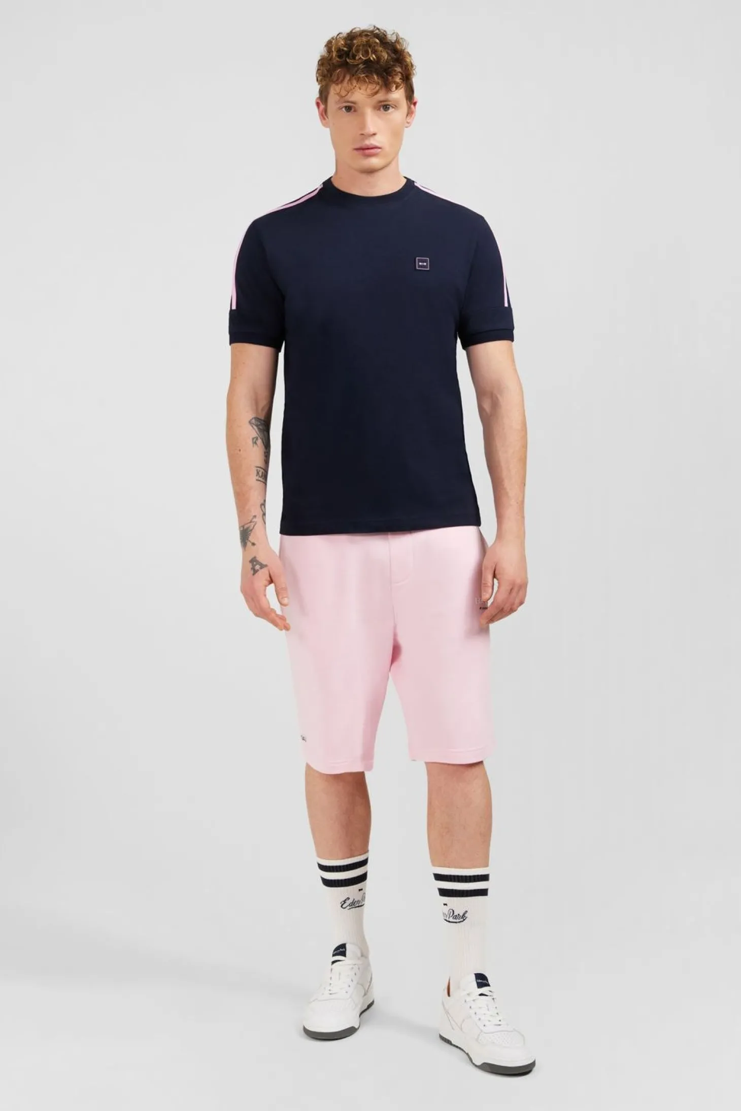 T-Shirt Bleu Marine A Manches Courtes