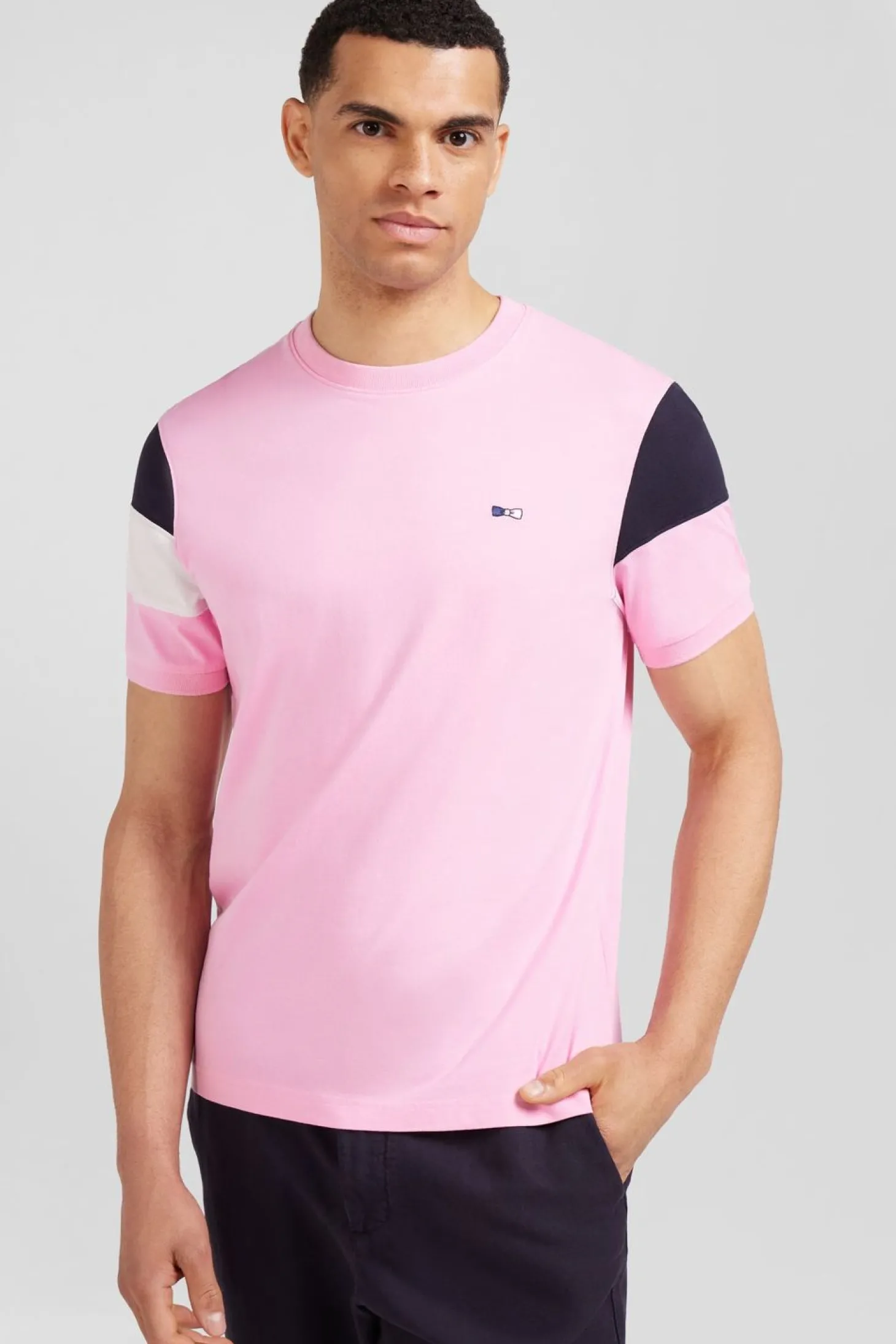 T-Shirt Manches Courtes Rose En Coton Embleme Noeud Papillon